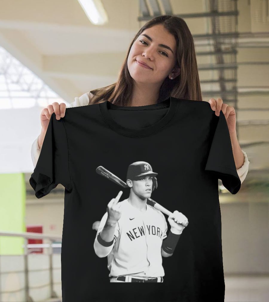 New York Yankees Aaron Judge Baseball Gesture T-Shirt