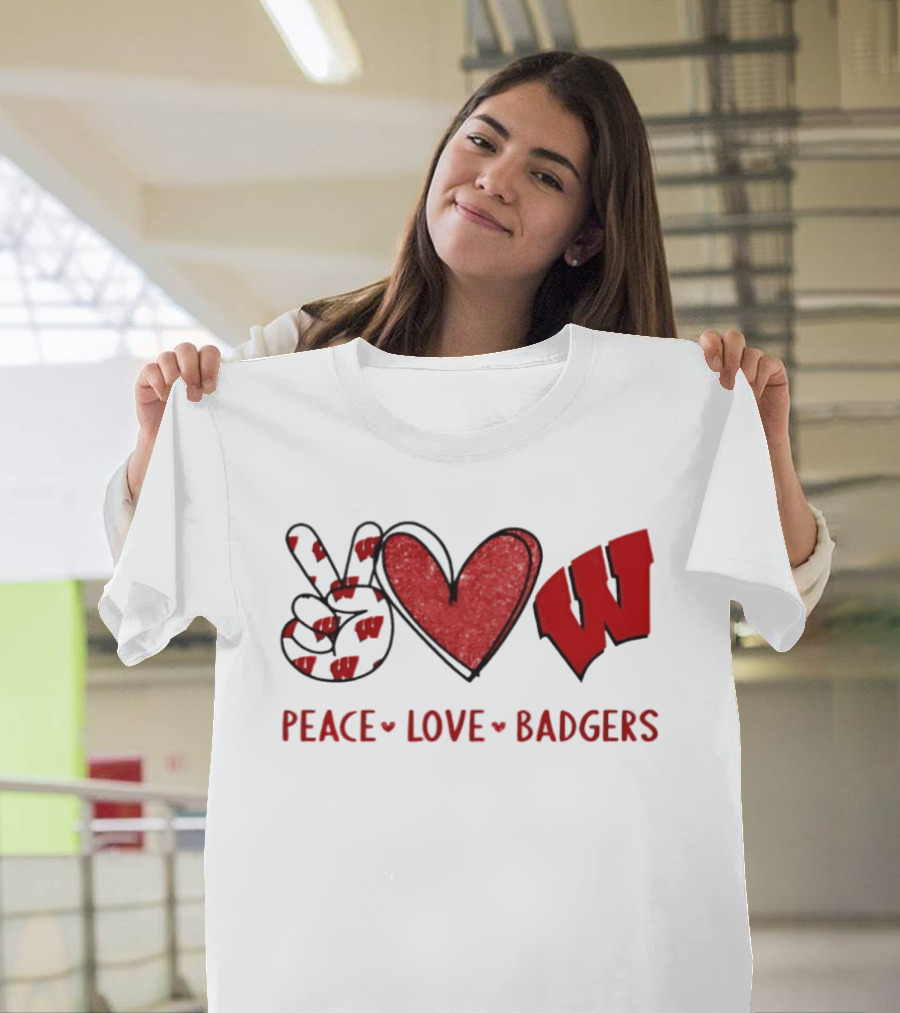 Peace Love Badgers Wisconsin Football Heart Sign T-Shirt