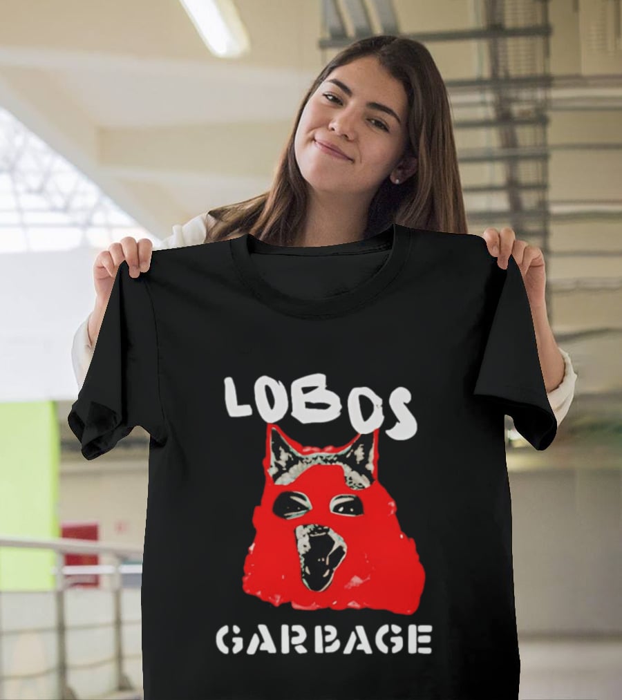 Lobos Dog Red Face Garbage T-Shirt