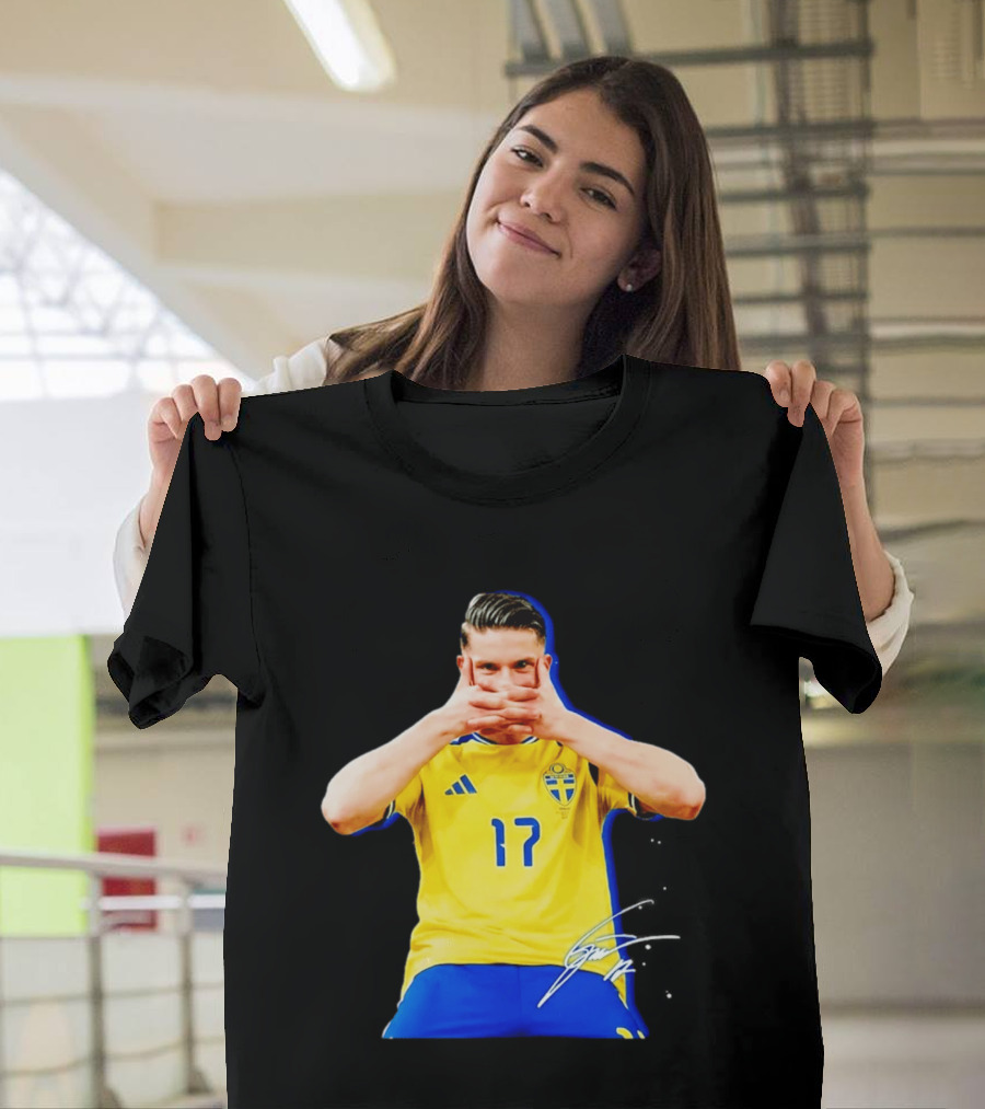 Viktor Gyokeres Sweden Number 17 Signature Gesture T-Shirt
