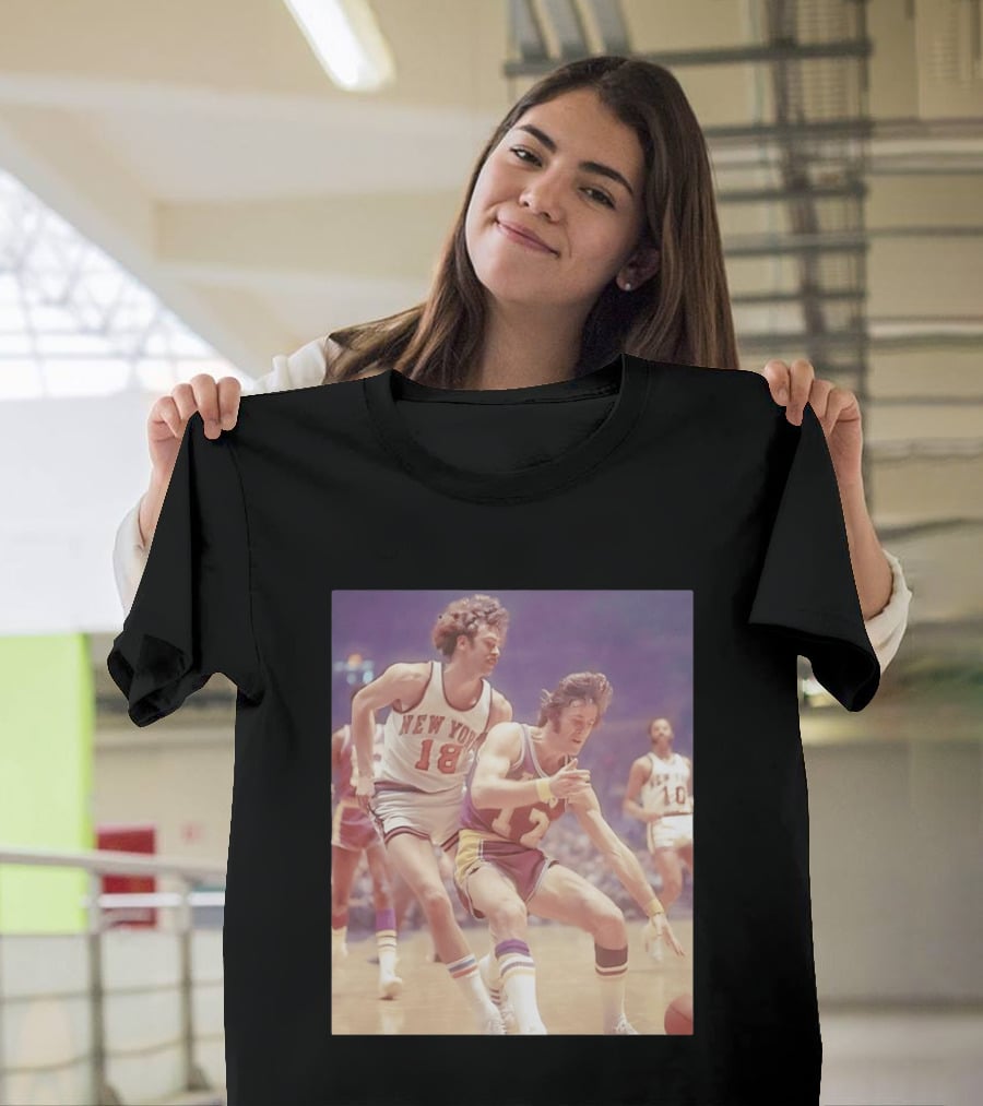 New York 18 Vs Los Angeles 12 Iconic Basketball Legends Phil Jackson Pat Riley Action Moment T-Shirt