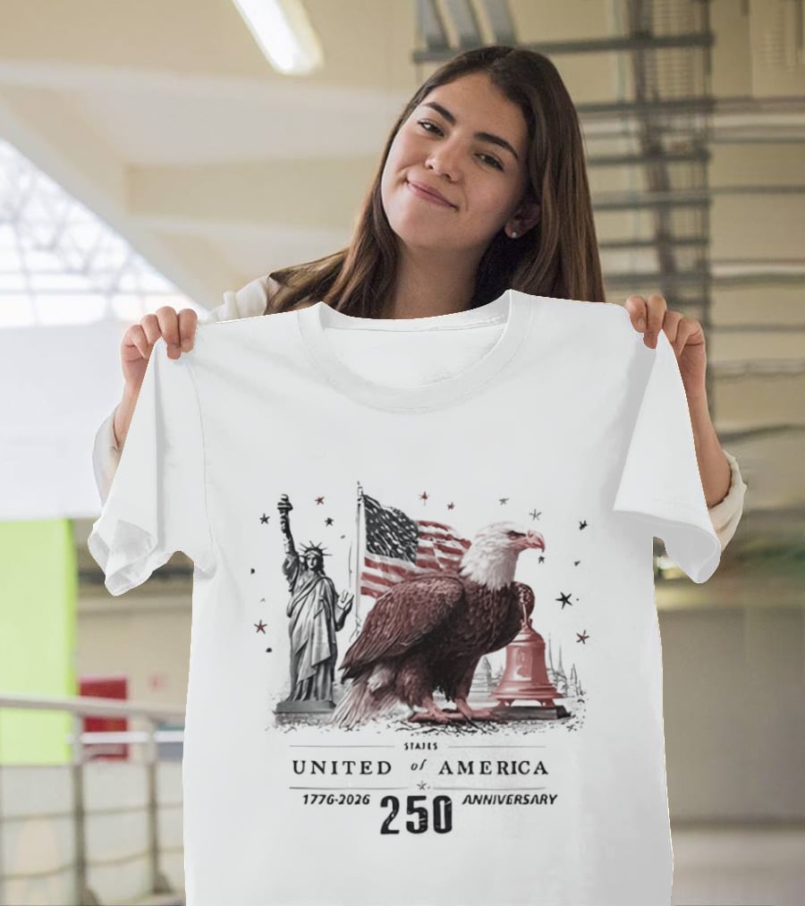 United States Of America 250 Anniversary Statue Of Liberty Eagle Bell T-Shirt
