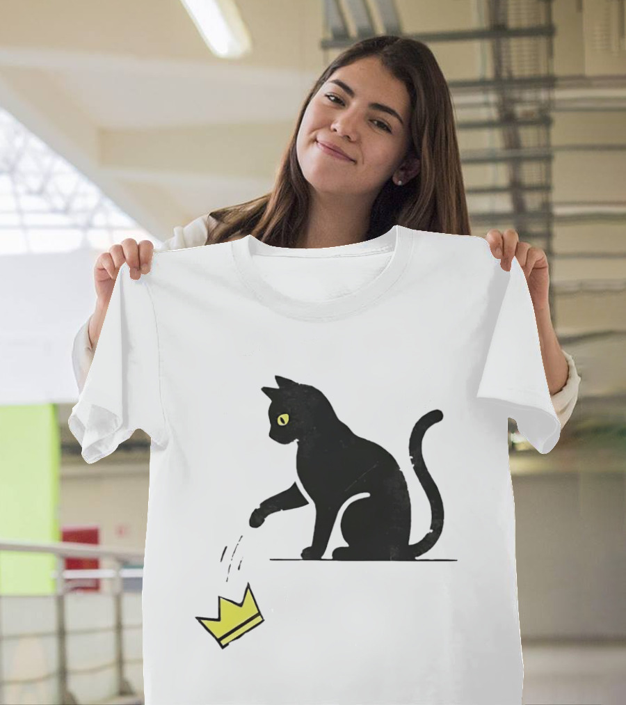 Cat Knocking Crown Anti King Humor Black Cat Yellow Eyes T-Shirt