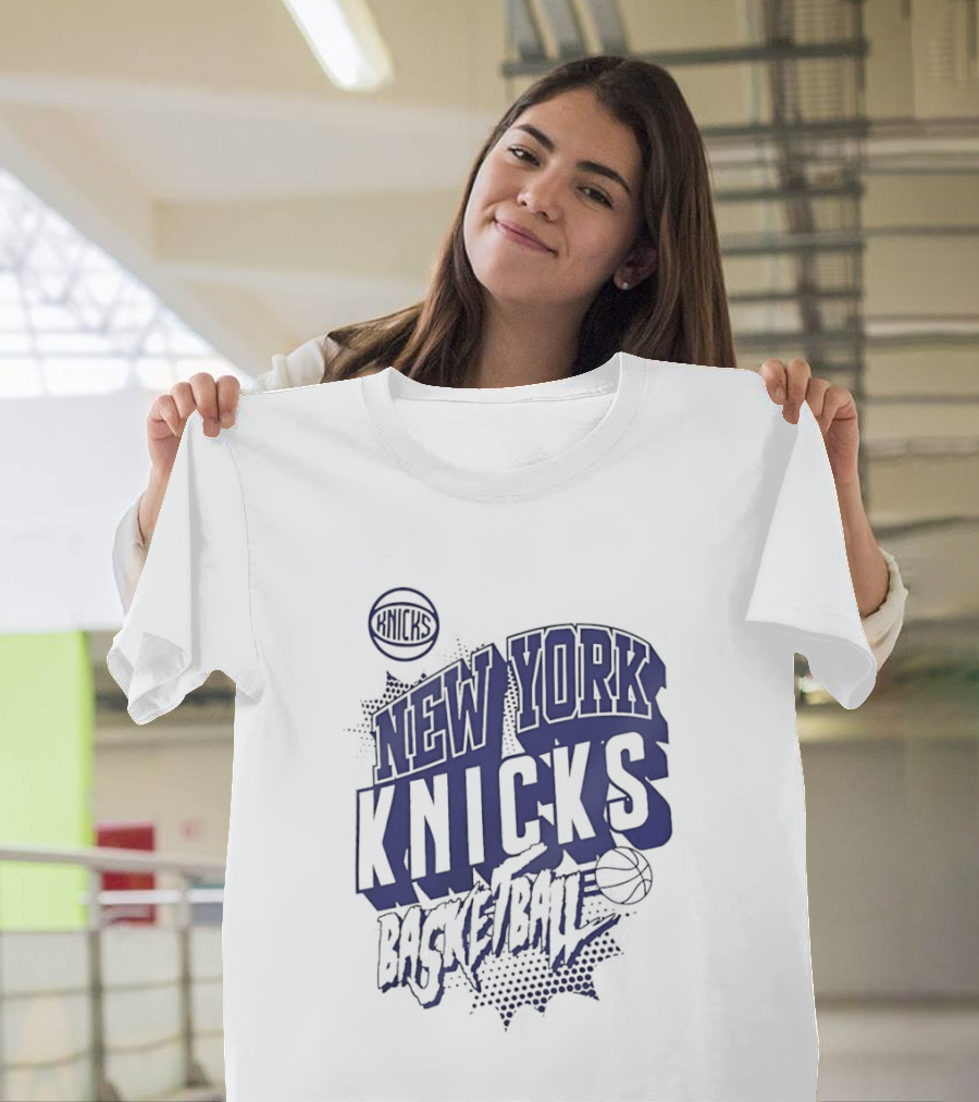 New York Knicks NBA Basketball Team Official Merchandise T-Shirt