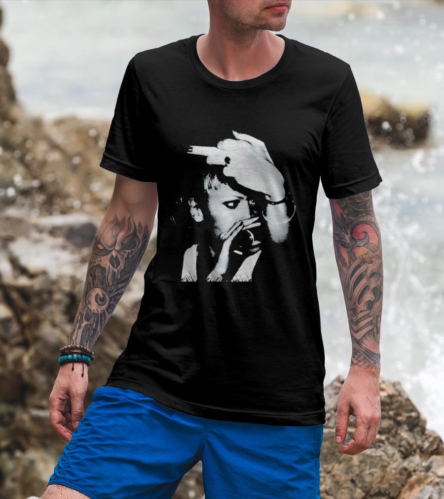 Gwen Stefani Middle Finger Classic Punk Rock Iconic Gesture T-Shirt