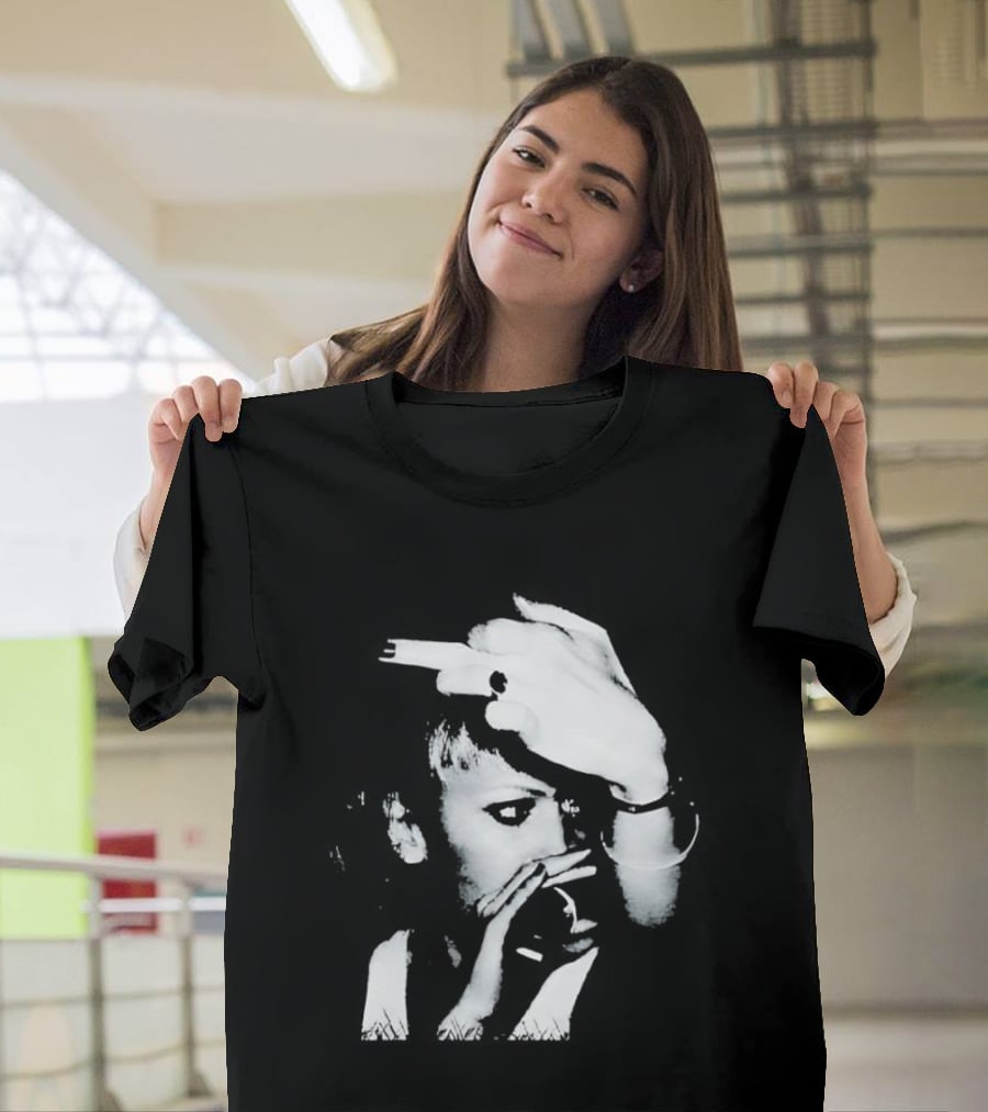 Gwen Stefani Middle Finger Classic Punk Rock Iconic Gesture T-Shirt
