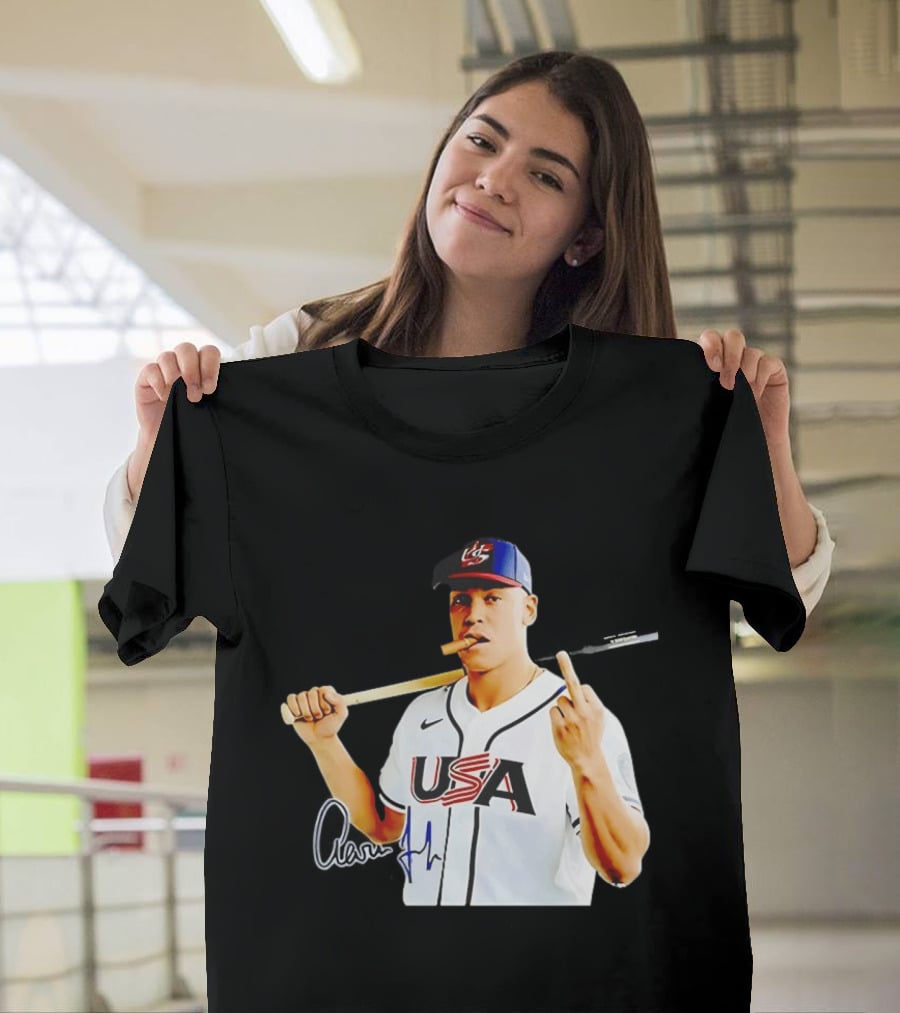 Aaron Judge USA World Baseball Smoking Middle Finger Gesture Iconic Sports Symbolism T-Shirt