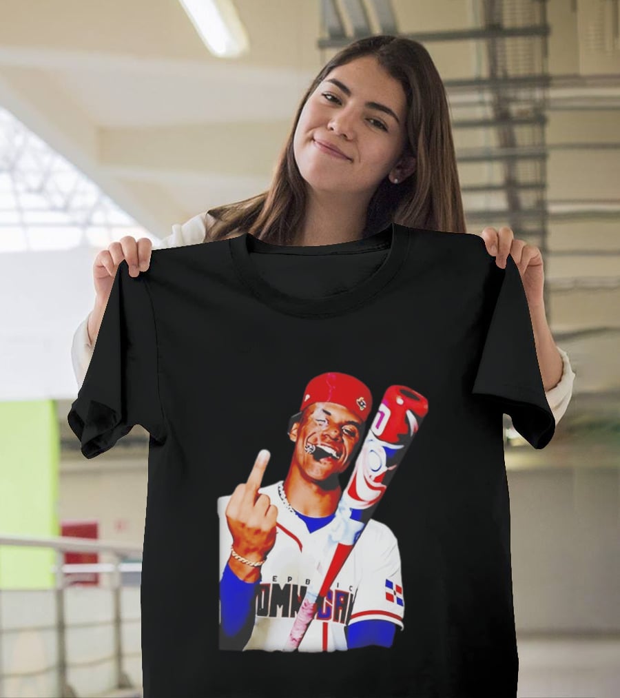 Juan Soto Dominican Republic Baseball Smoking Gesture Middle Finger T-Shirt