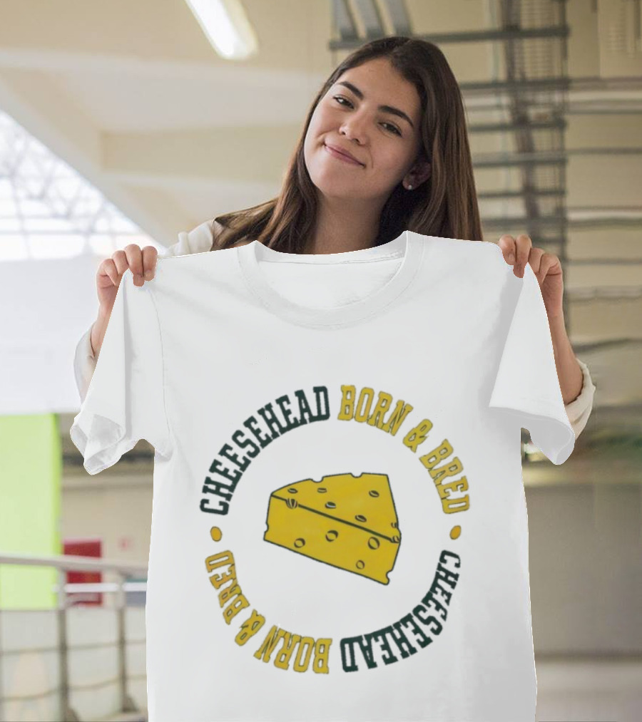 Cheesehead Born And Bred Packers Fan Pride Vintage Style T-Shirt