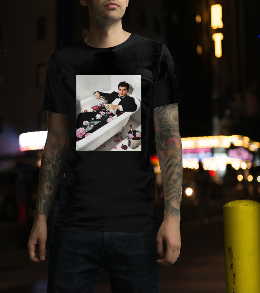 Max Verstappen Oracle Red Bull F1 Elegant Tuxedo Bathtub Roses T-Shirt