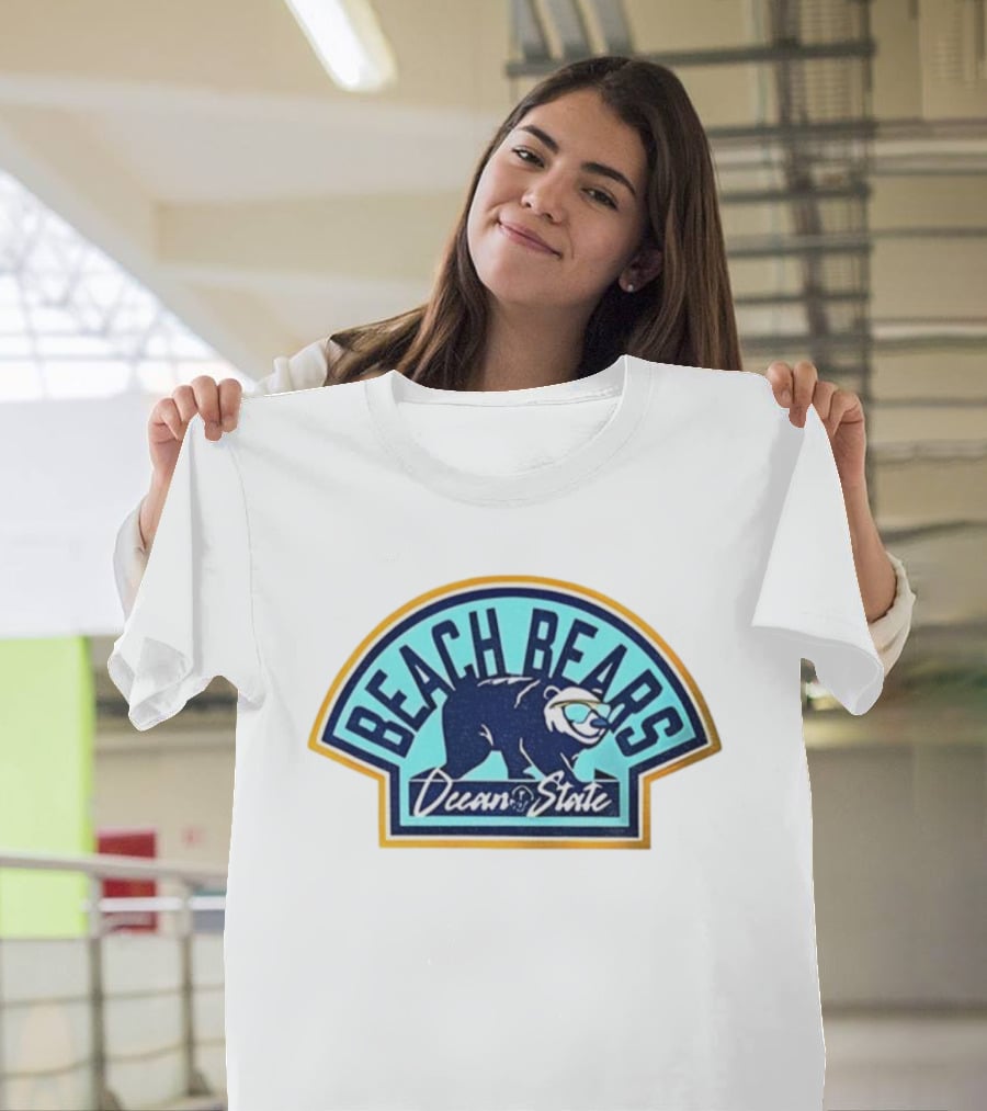 Beach Bears Ocean State Cool Polar Bear Retro Vibes T-Shirt