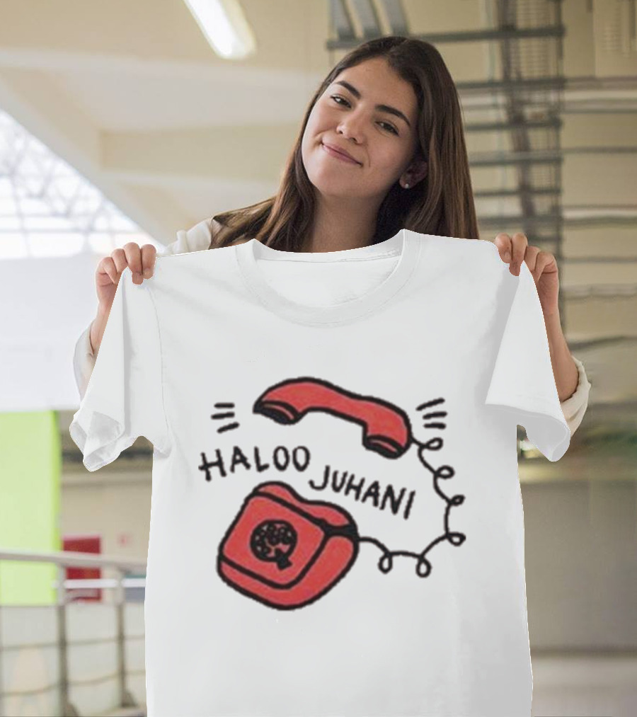 Haloo Juhani Retro Red Telephone Art T-Shirt