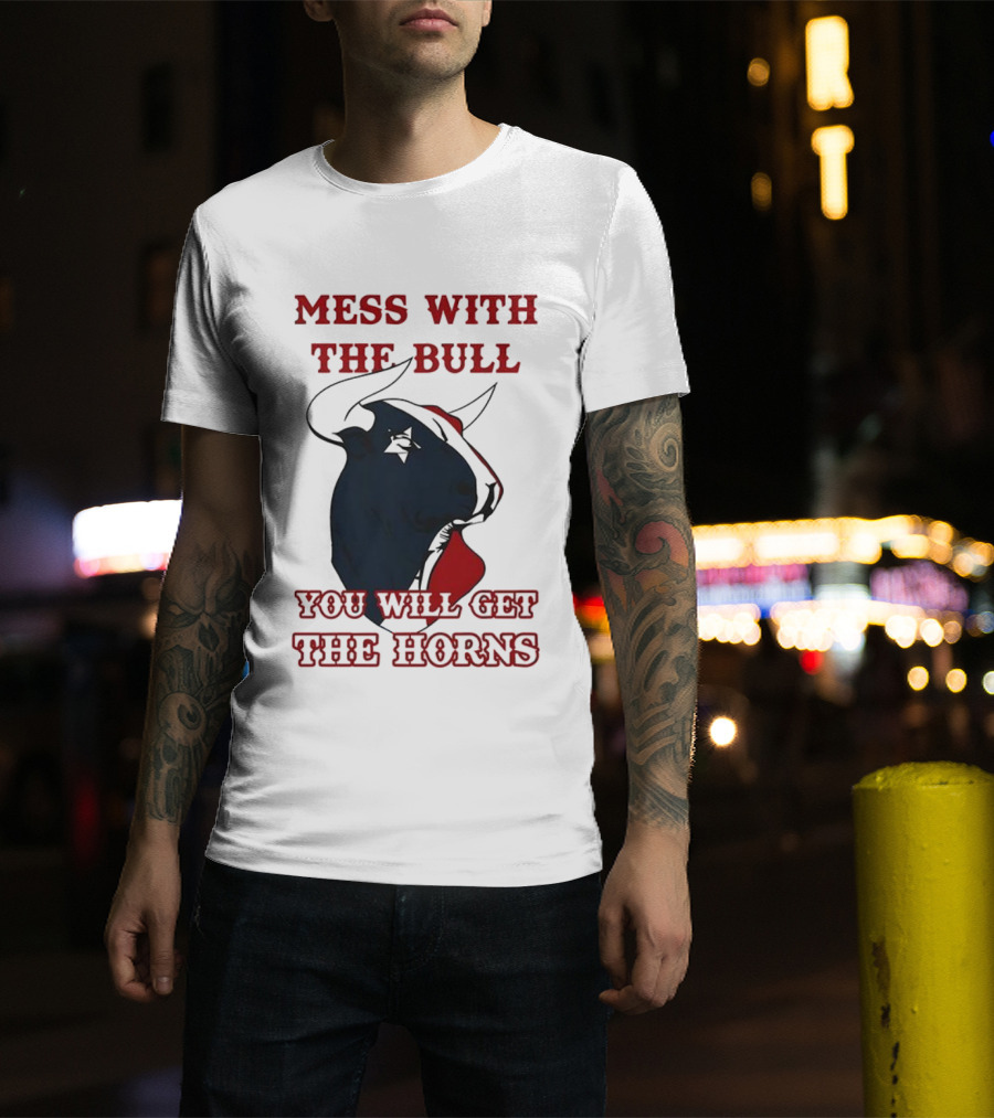 Mess With The Bull You Will Get The Horns Cowboy Hat Star Eye Red Outline T-Shirt