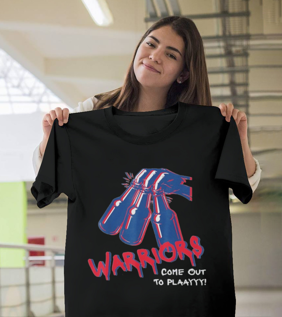 Warriors Come Out To Play New England Patriots Hand Holding Bottles T-Shirt