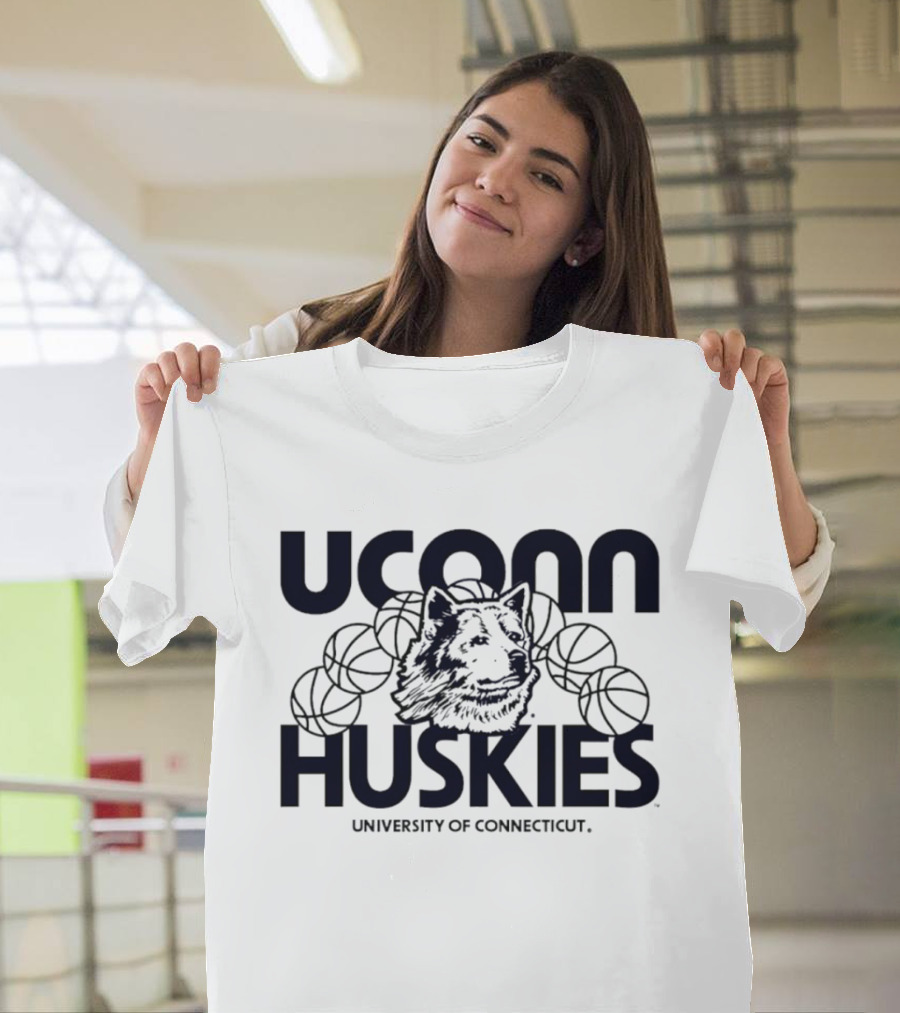 UConn Huskies Basketball 1970s University Of Connecticut T-Shirt