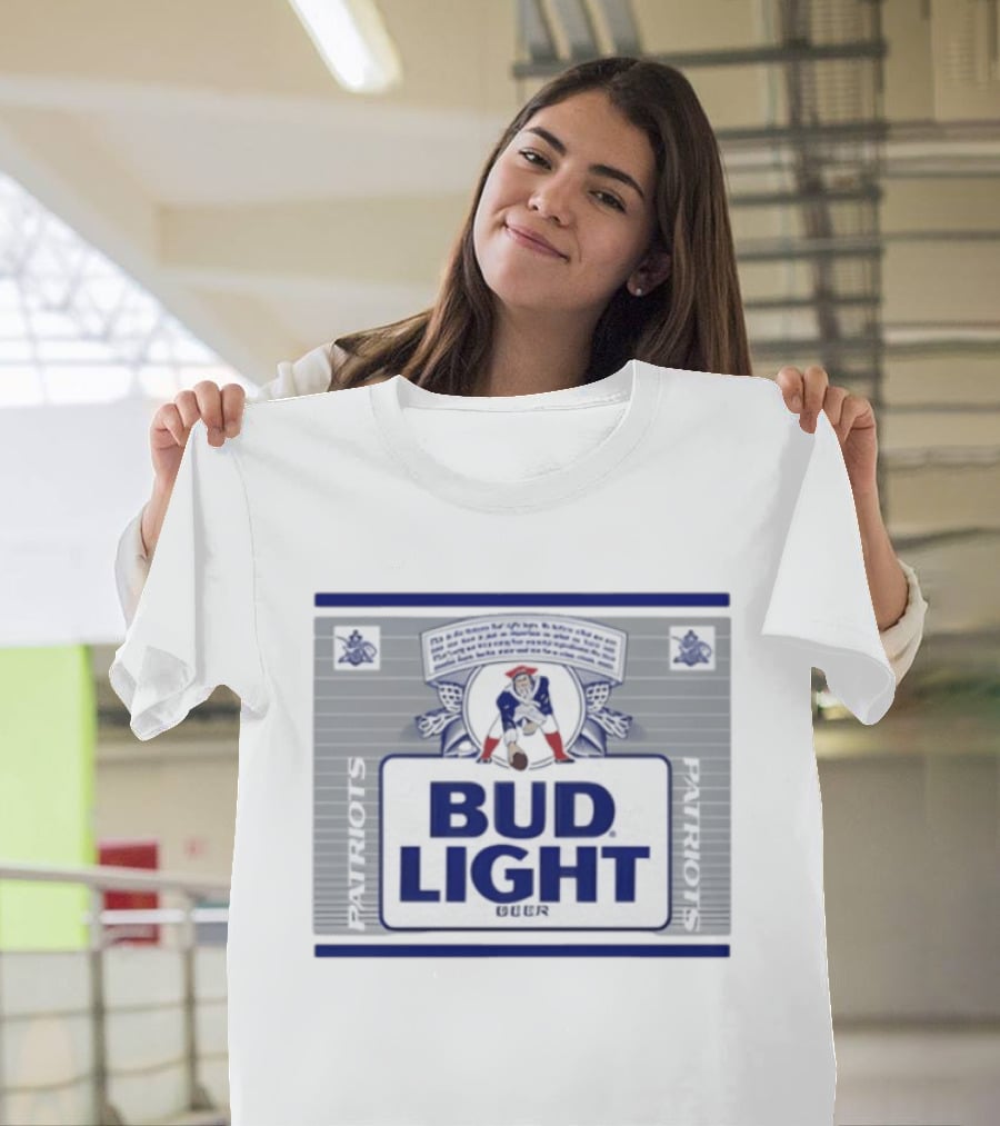New England Patriots Bud Light Crest Mitchell & Ness Pullover T-Shirt