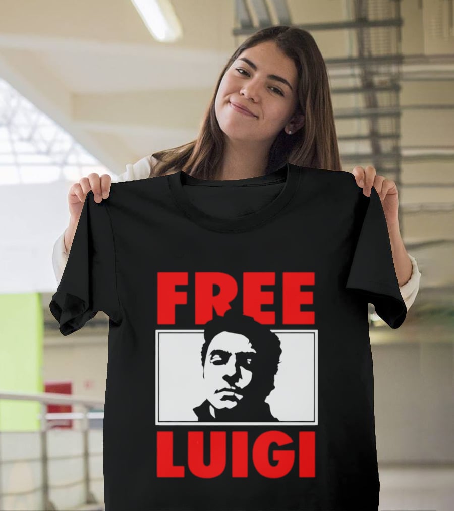 Free Luigi Mangione Shot Face Red T-Shirt