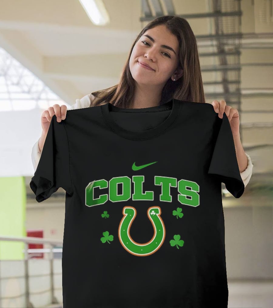 Indianapolis Colts Irish Woman Shamrock Horseshoe Luck Charm T-Shirt