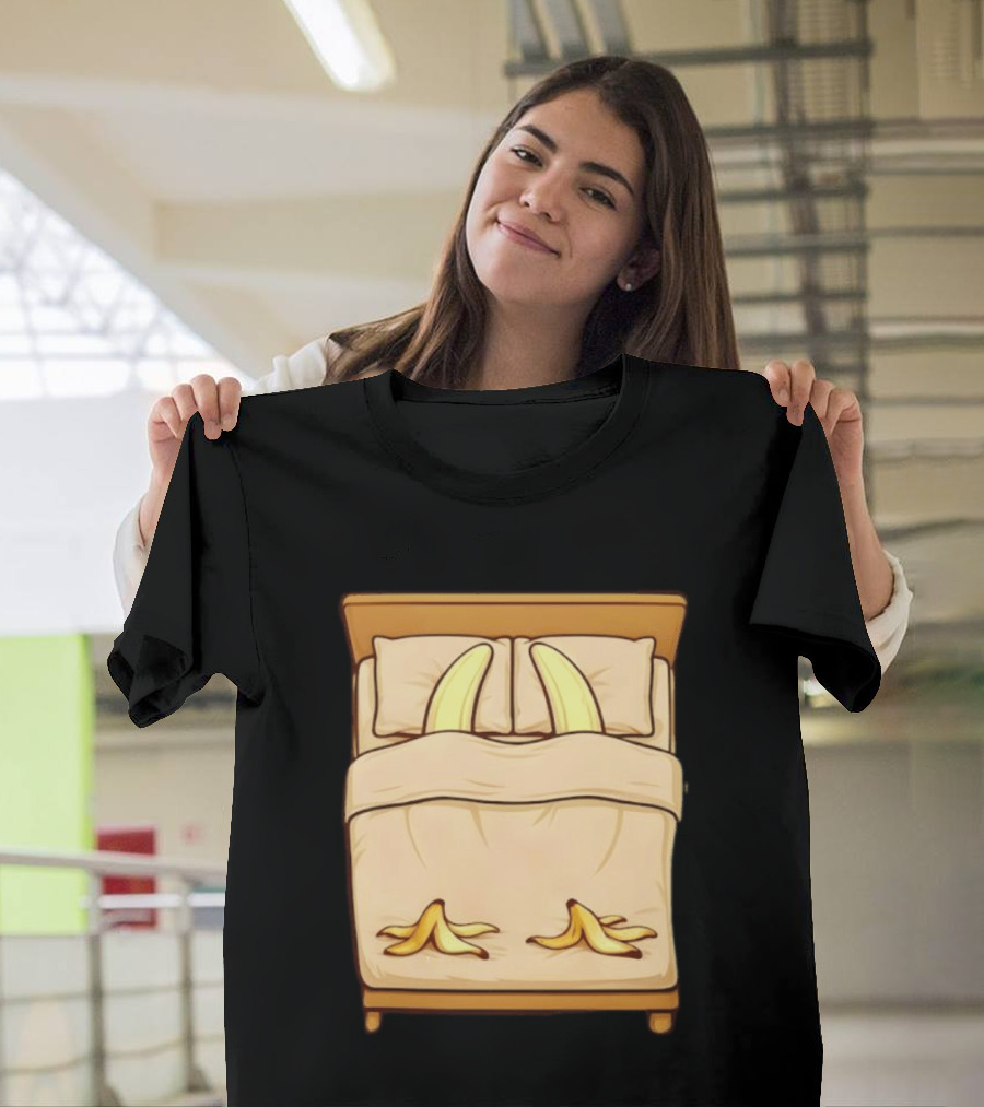 Funny Banana In Bed Sleeping Humor T-Shirt