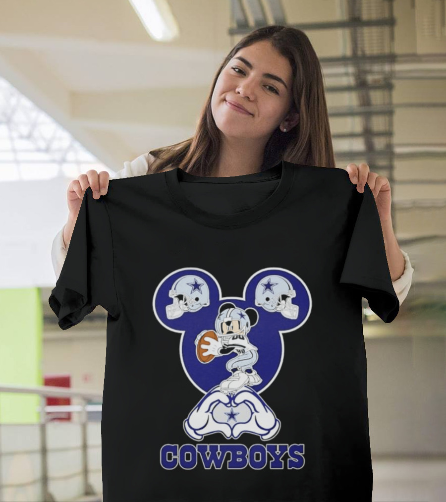 Dallas Cowboys Mickey Mouse Heart Hands Football Helmets T-Shirt