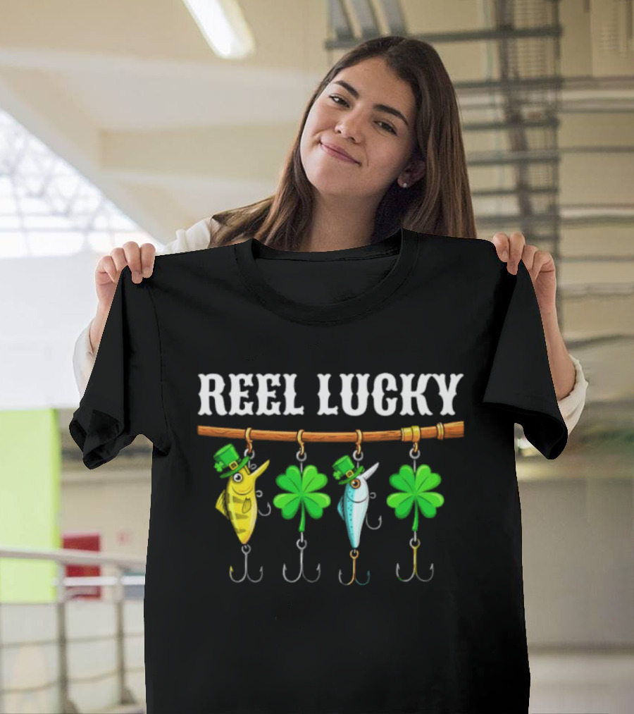 Reel Lucky St Patrick's Day Fishing Shamrock Hooks T-Shirt