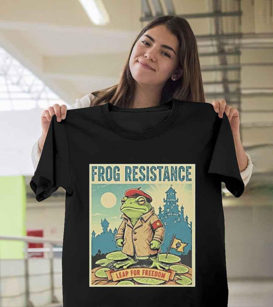 Classic Frog Resistance Leap For Freedom Castle Beret Moonlight Lily Pads T-Shirt