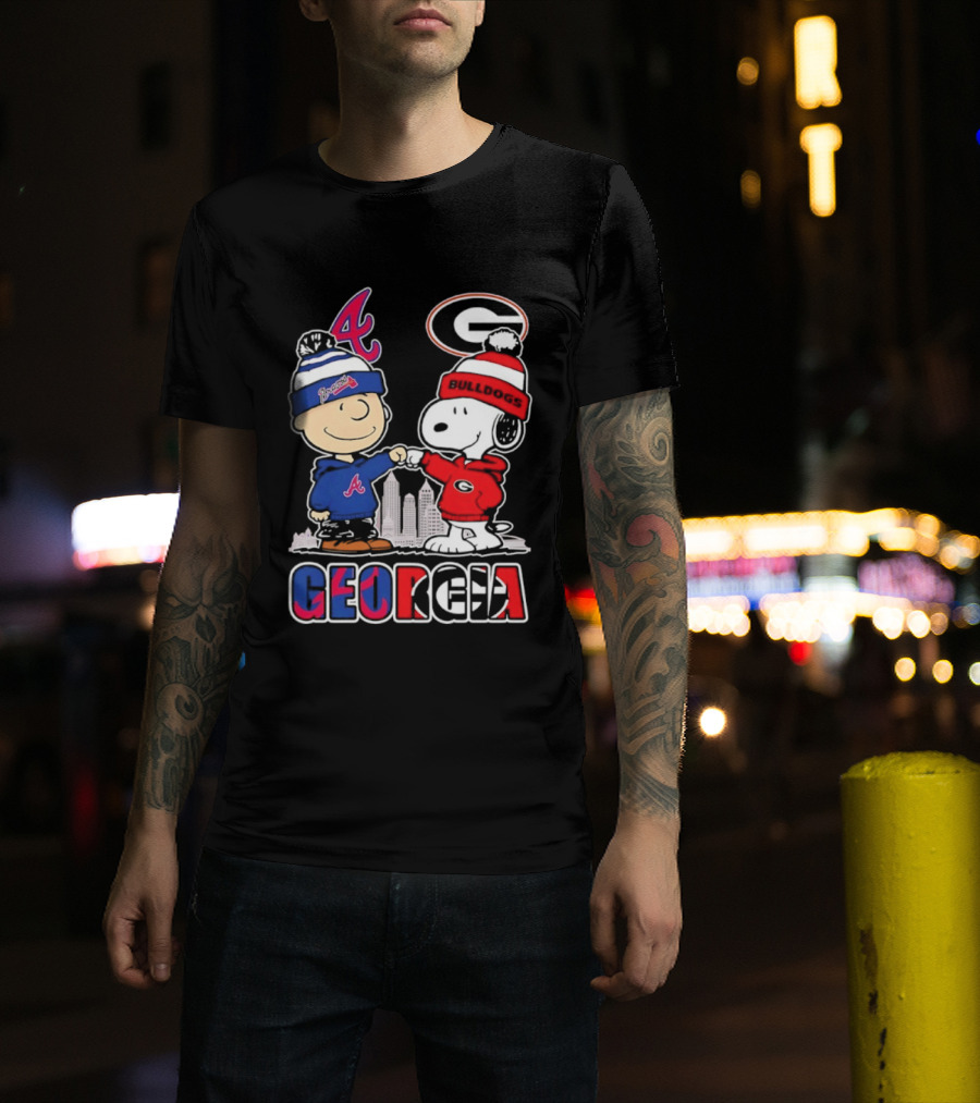 Atlanta Braves Charlie Brown Georgia Bulldogs Snoopy Merry Peanuts Christmas 2025 T-Shirt