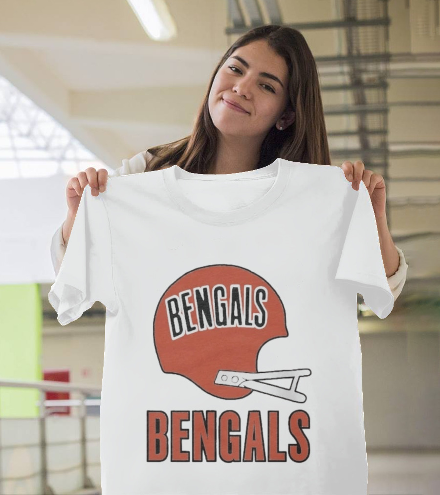 Bengals Big Helmet Cincinnati Football Team Retro Fan Gear T-Shirt