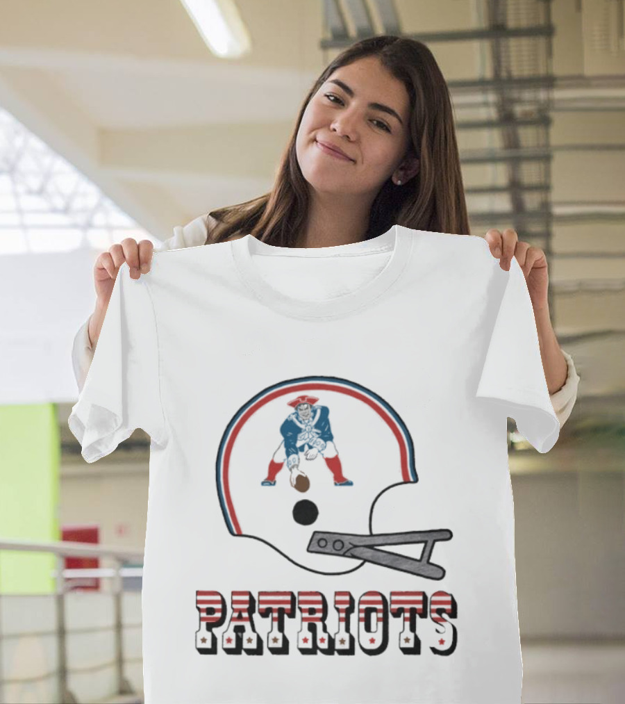 New England Patriots Helmet Throwback T-Shirt