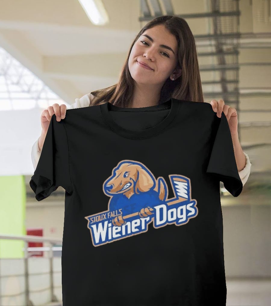 Sioux Falls Wiener Dogs Hockey Team Fighting Dog T-Shirt
