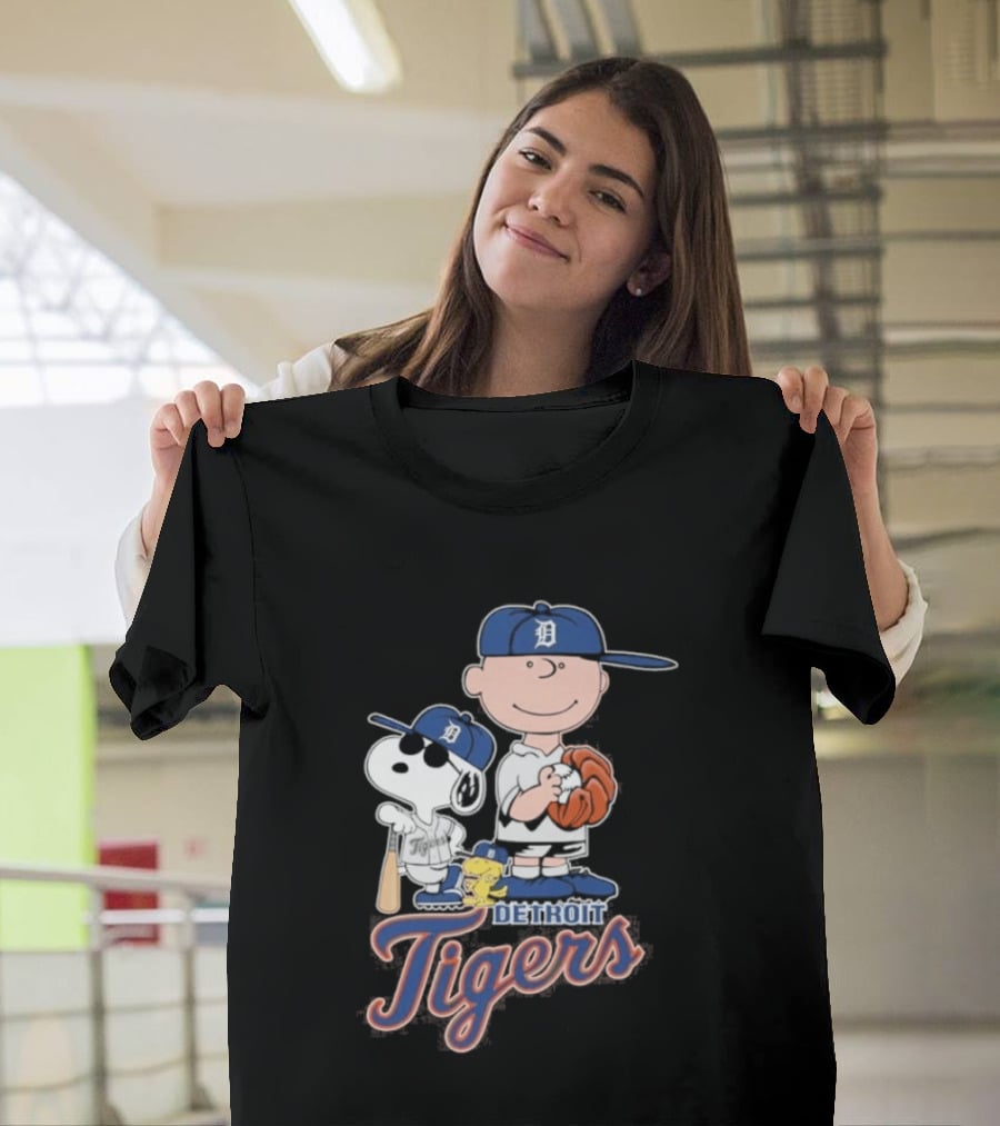 2026 Snoopy Charlie Brown Detroit Tigers Baseball T-Shirt