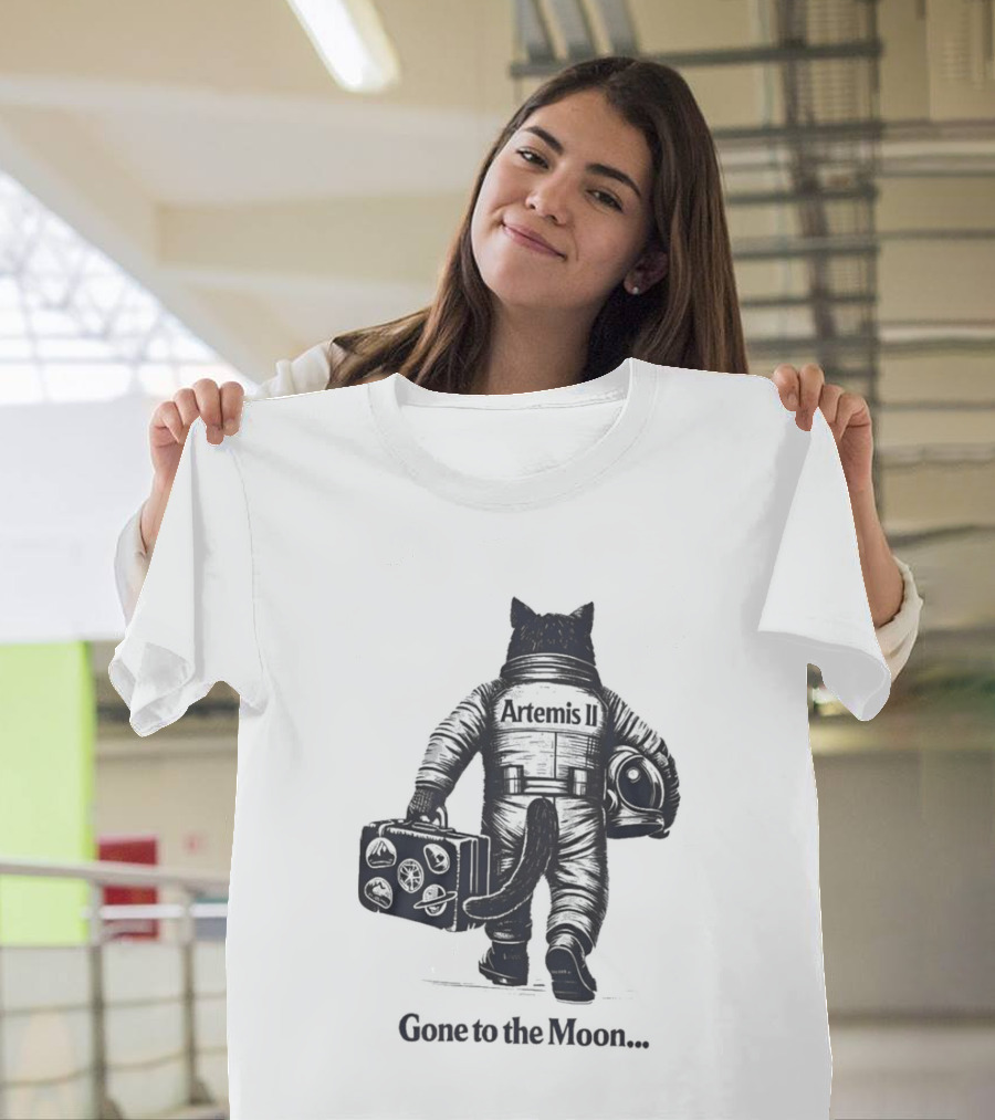 Artemis II Moon Mission Cat Astronaut Gone To The Moon T-Shirt