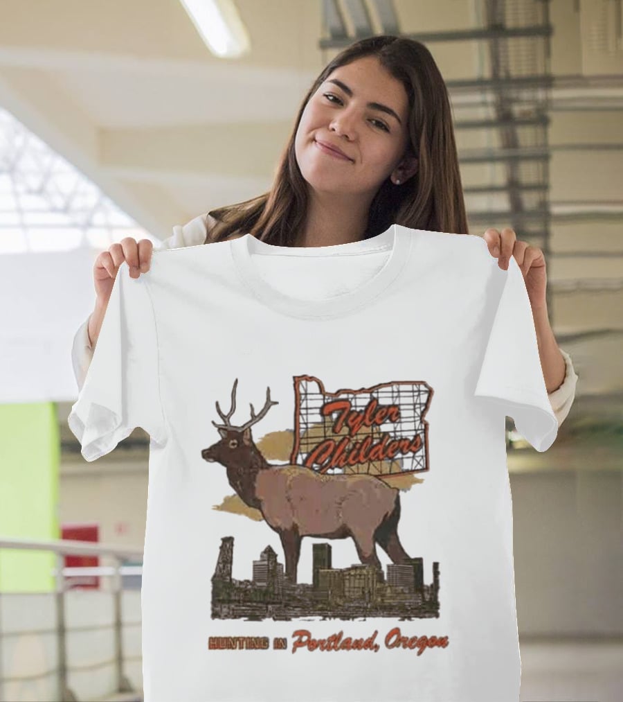 Tyler Childers Hunting In Portland Oregon Elk Skyline T-Shirt