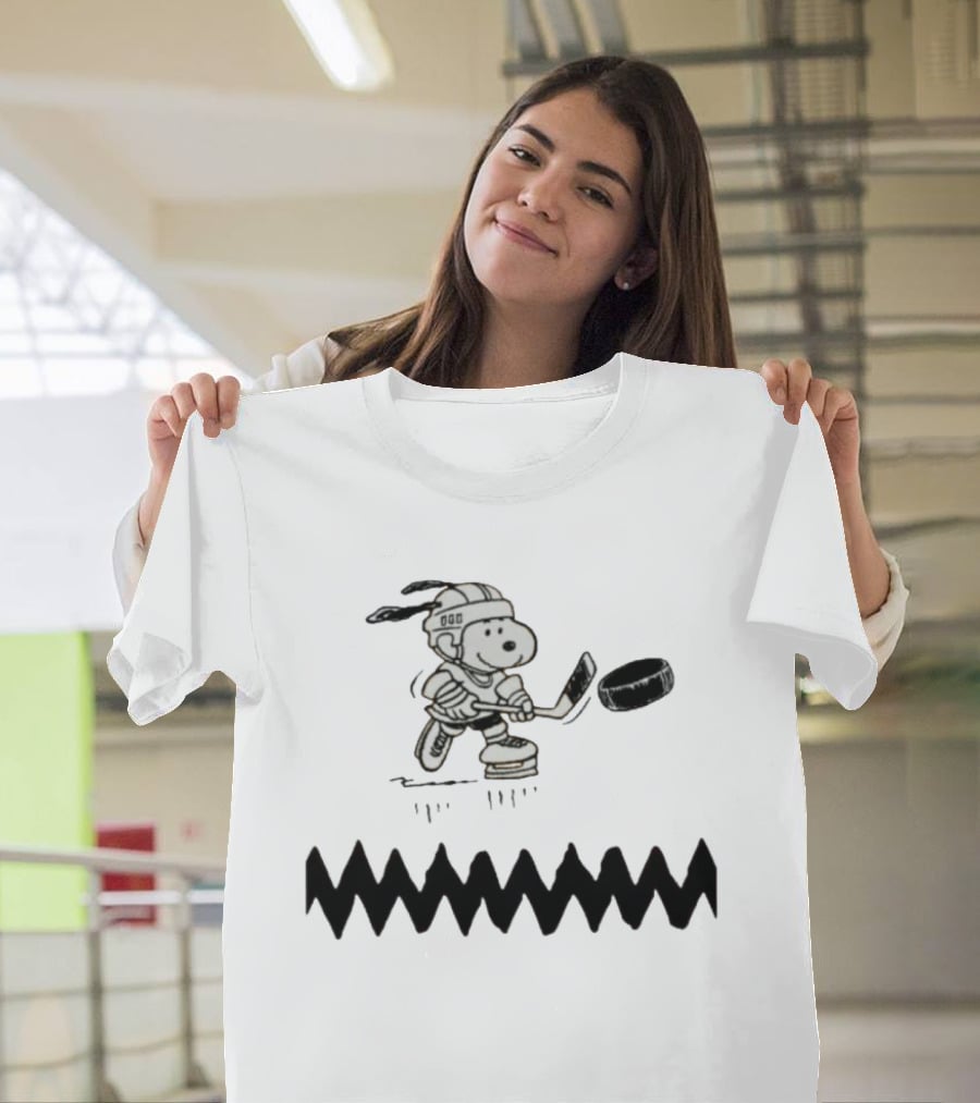 Pittsburgh Penguins Snoopy Merry Peanuts 2026 Hockey Fan Collectible T-Shirt