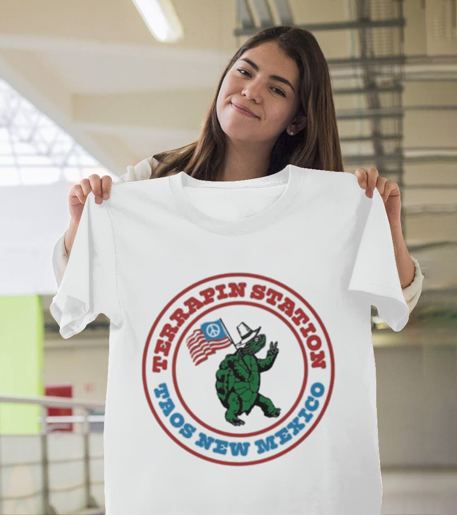 Terrapin Station Taos New Mexico Turtle With Hat And Flag T-Shirt