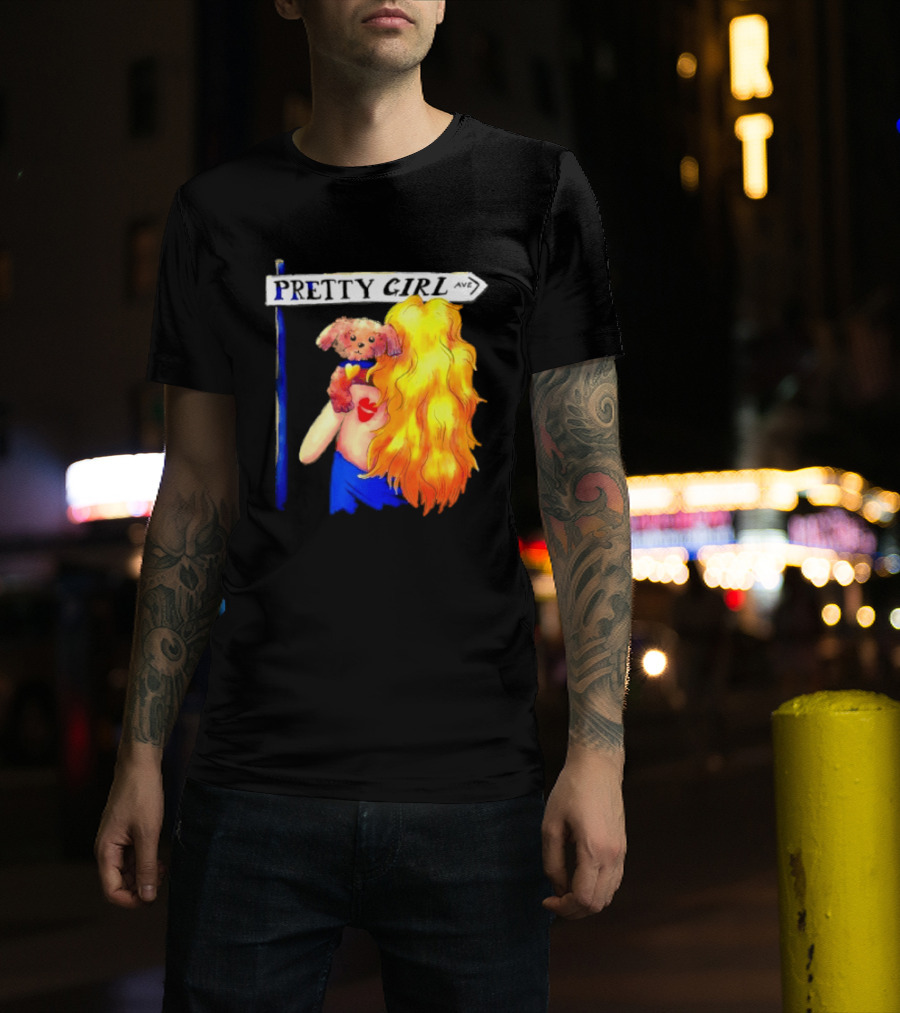 Pretty Girl Avenue Blonde Woman With Teddy Bear And Heart Tattoo T-Shirt
