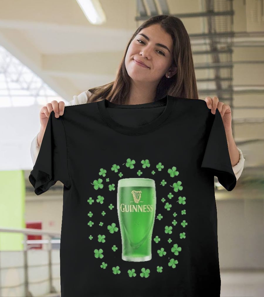Guinness Pint With Shamrocks St Patrick's Day Celebration T-Shirt
