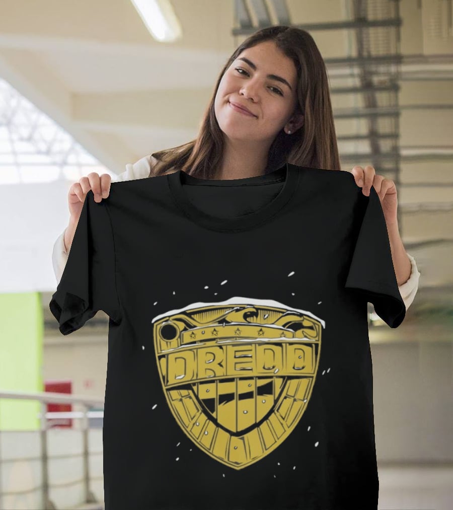Judge Dredd Badge Winter Holiday Snowflakes T-Shirt