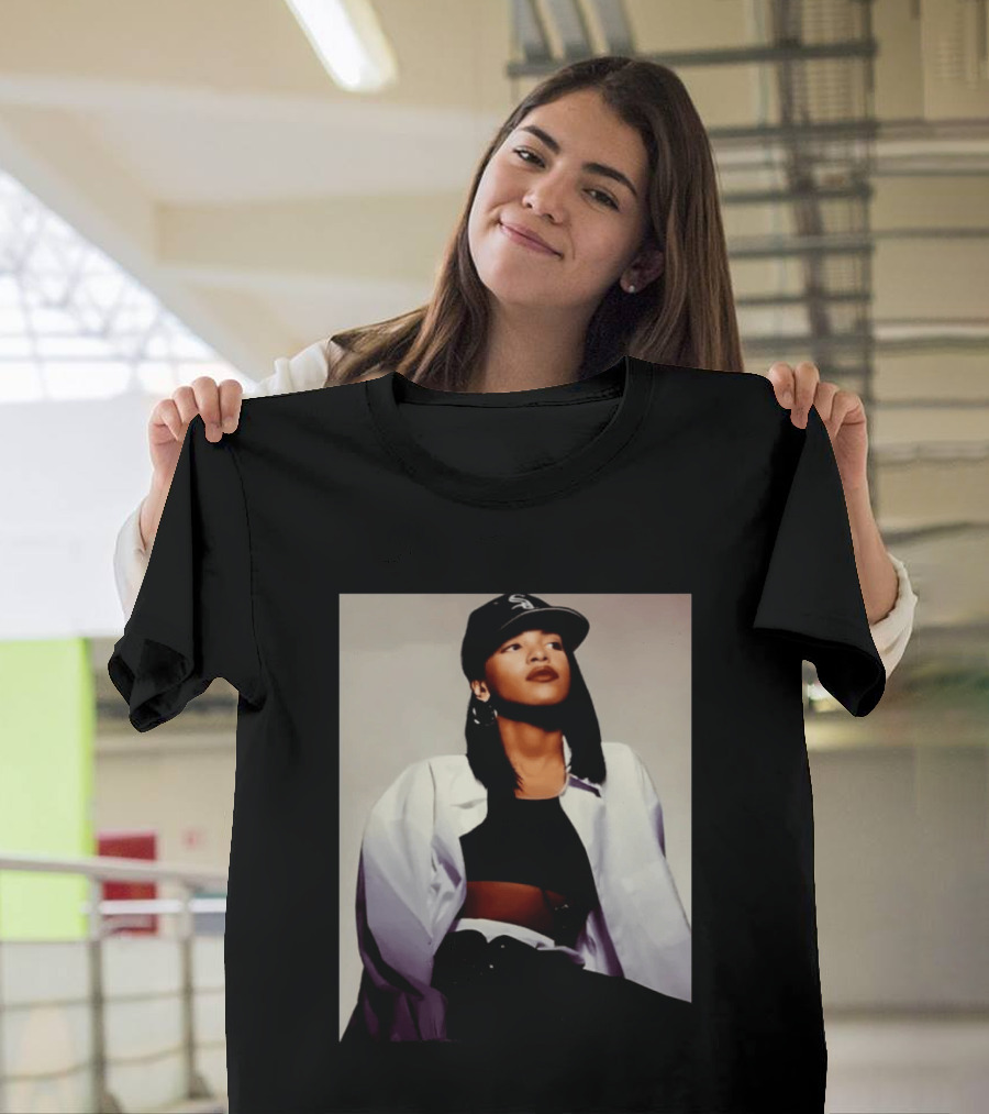 Sacai Aaliyah Black Cap White Sox T-Shirt