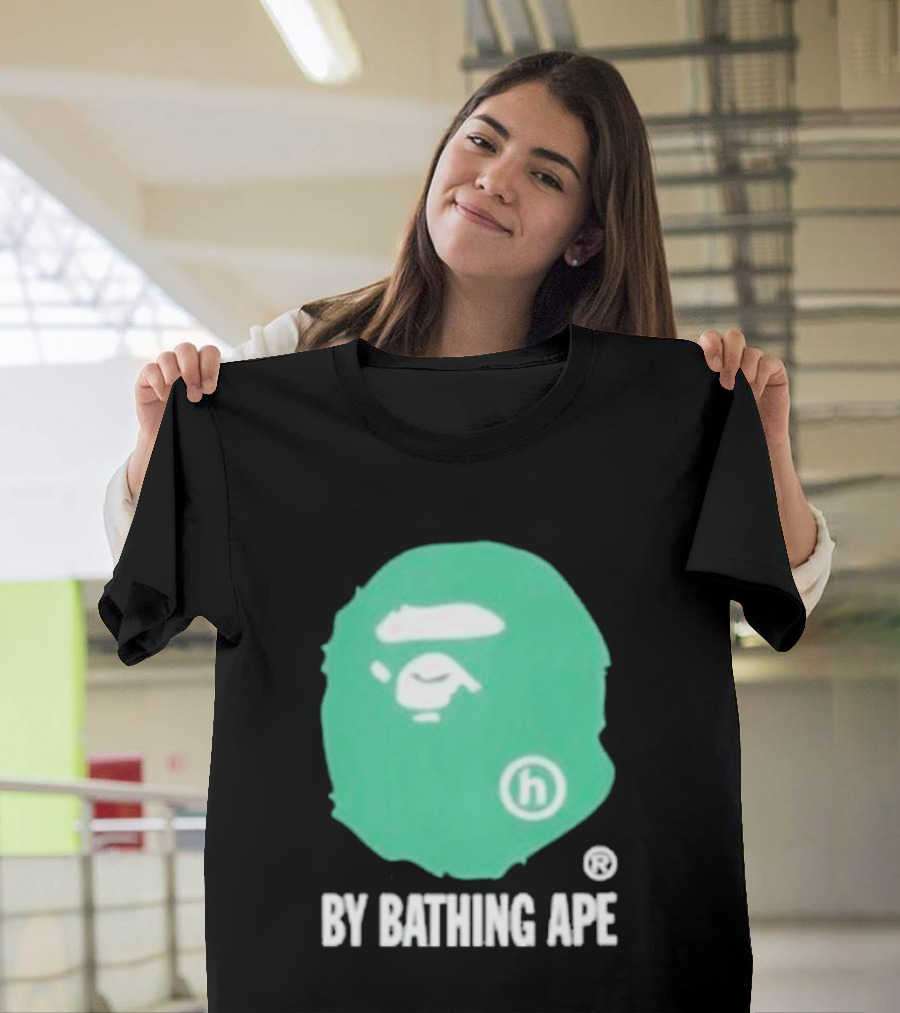 Bape A Bathing Ape Green Big Ape Head Hologram By Bathing Ape And Bapesta Trucker Hat Set 2026 T-Shirt