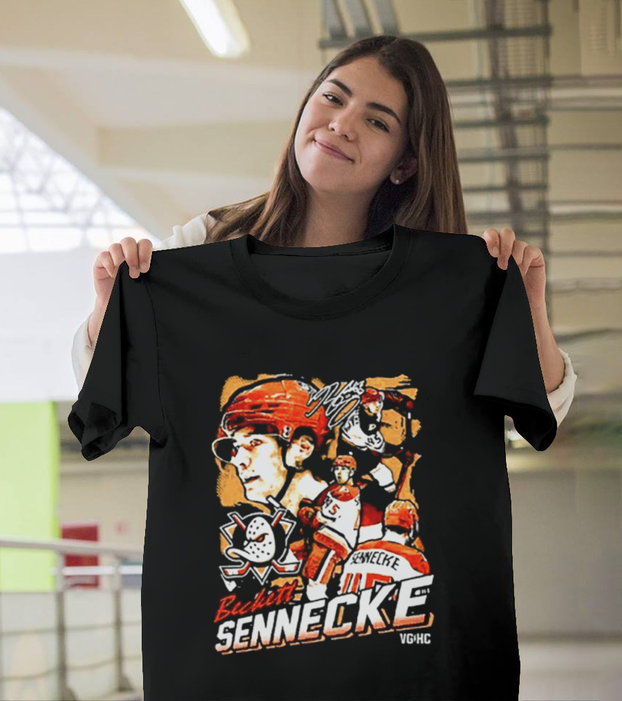 Beckett Sennecke Oregon Ducks Hockey Collage T-Shirt