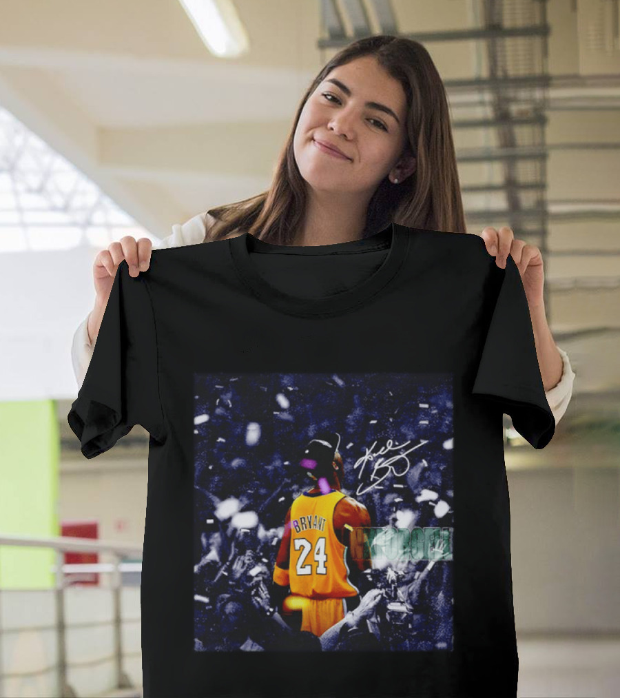 Kobe Bryant Los Angeles Lakers Number 24 Autograph Basketball Fans T-Shirt