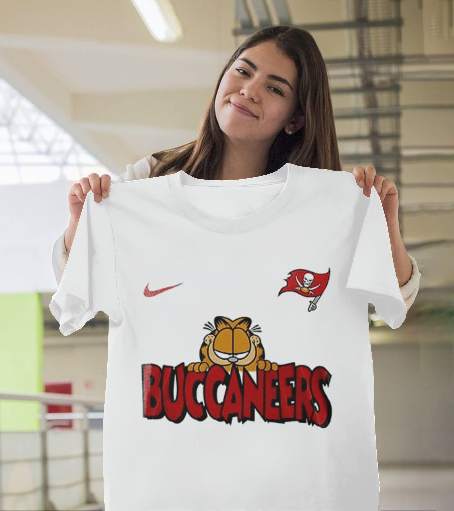 Nike Tampa Bay Buccaneers Garfield Football Fan Art NFL T-Shirt