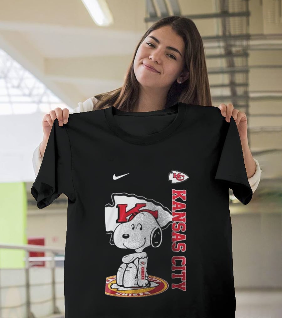 Kansas City Chiefs Snoopy Yes I'm Old Thank You For The Memories T-Shirt