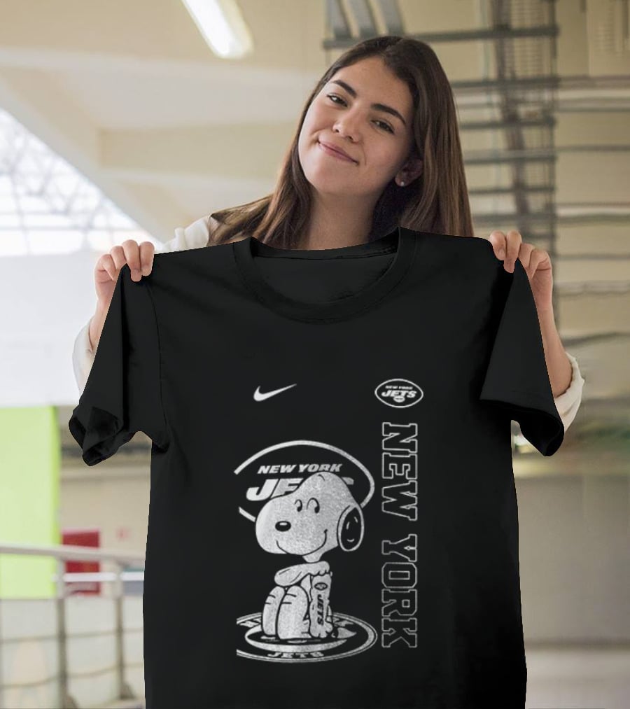 New York Jets Snoopy Yes I'm Old Thank You For The Memories T-Shirt