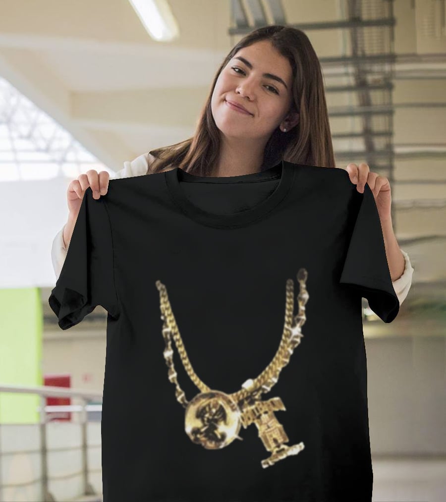 2Pac Gold Necklace Iconic Hip Hop Jewelry T-Shirt