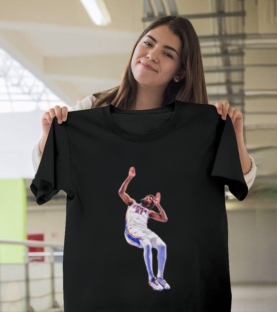 New York Knicks Mitchell Robinson Dunking On Philadelphia Player T-Shirt