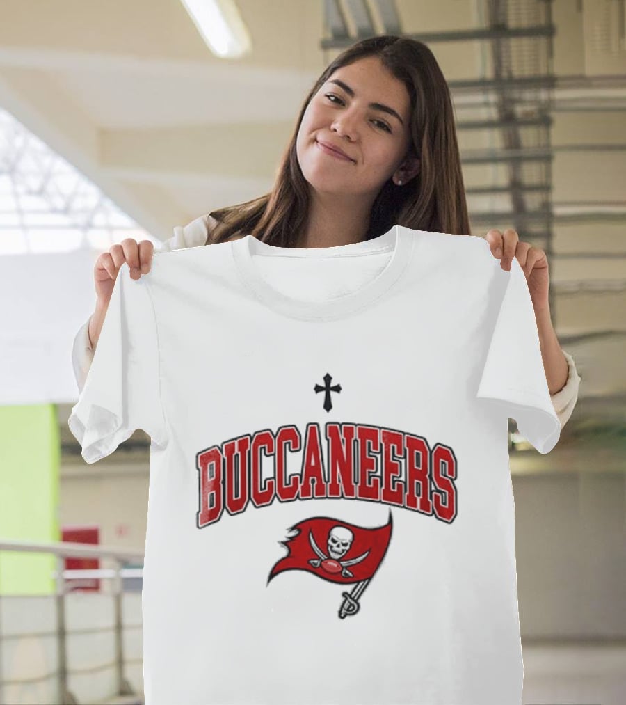 Tampa Bay Buccaneers Jesus Cross Skull Flag Lifetime Member T-Shirt