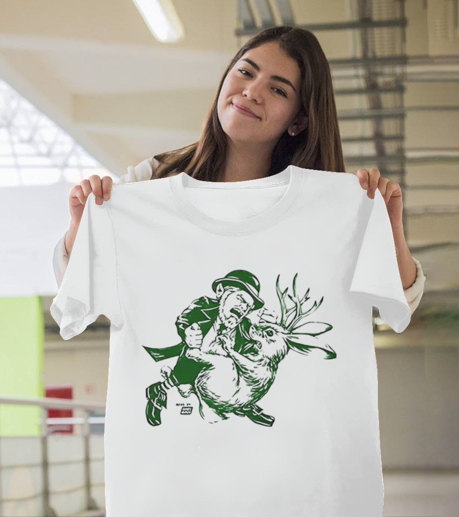 It's Always Sunny Charlie Kelly Leprechaun Versus Jackelope Iconic Character Battle T-Shirt