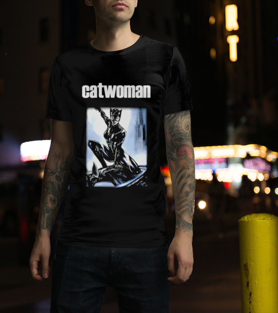 Catwoman Selina Kyle DC Comics Gotham Stealth Pose T-Shirt